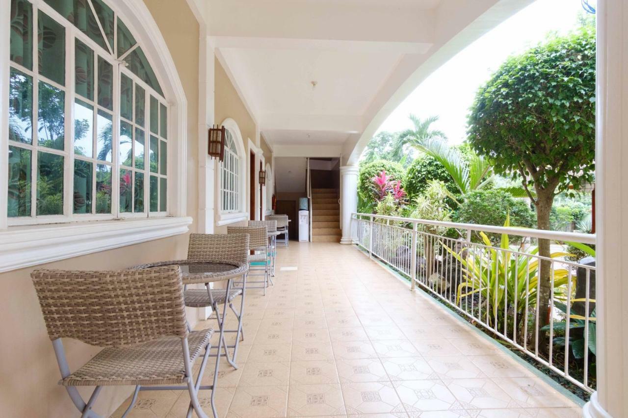 Reddoorz Premium @ Abueg Road Extension Puerto Princesa Exterior photo